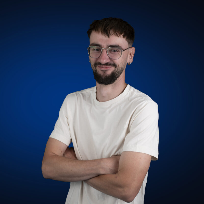 FOND NOIR CIVIL 020 800X800 | DAER Régis Kingersheim